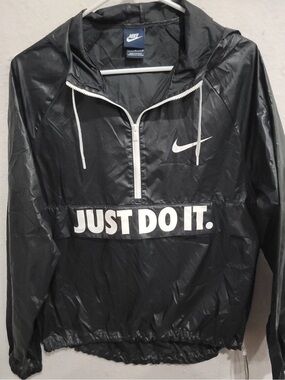 Nike Just Do It Windbreaker Jacket Half Zip Hooded Pullover